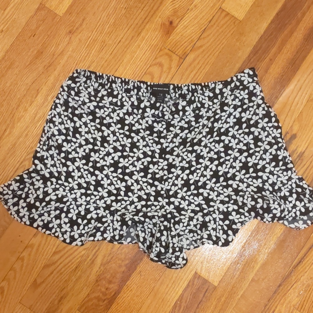 Black and White floral shorts